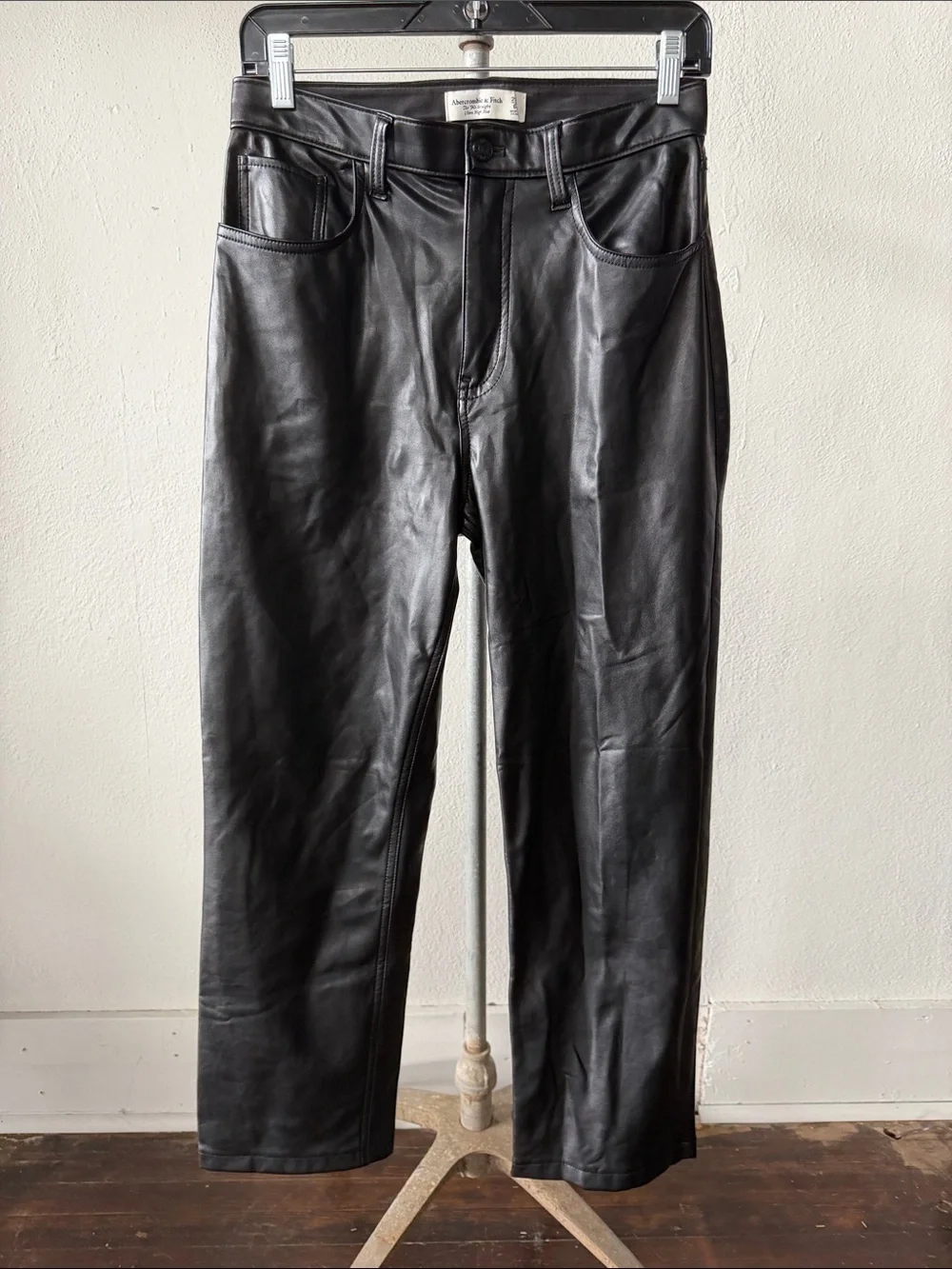 Abercrombie & Fitch 90s Strait Ultra Hight Rise Size 28/6